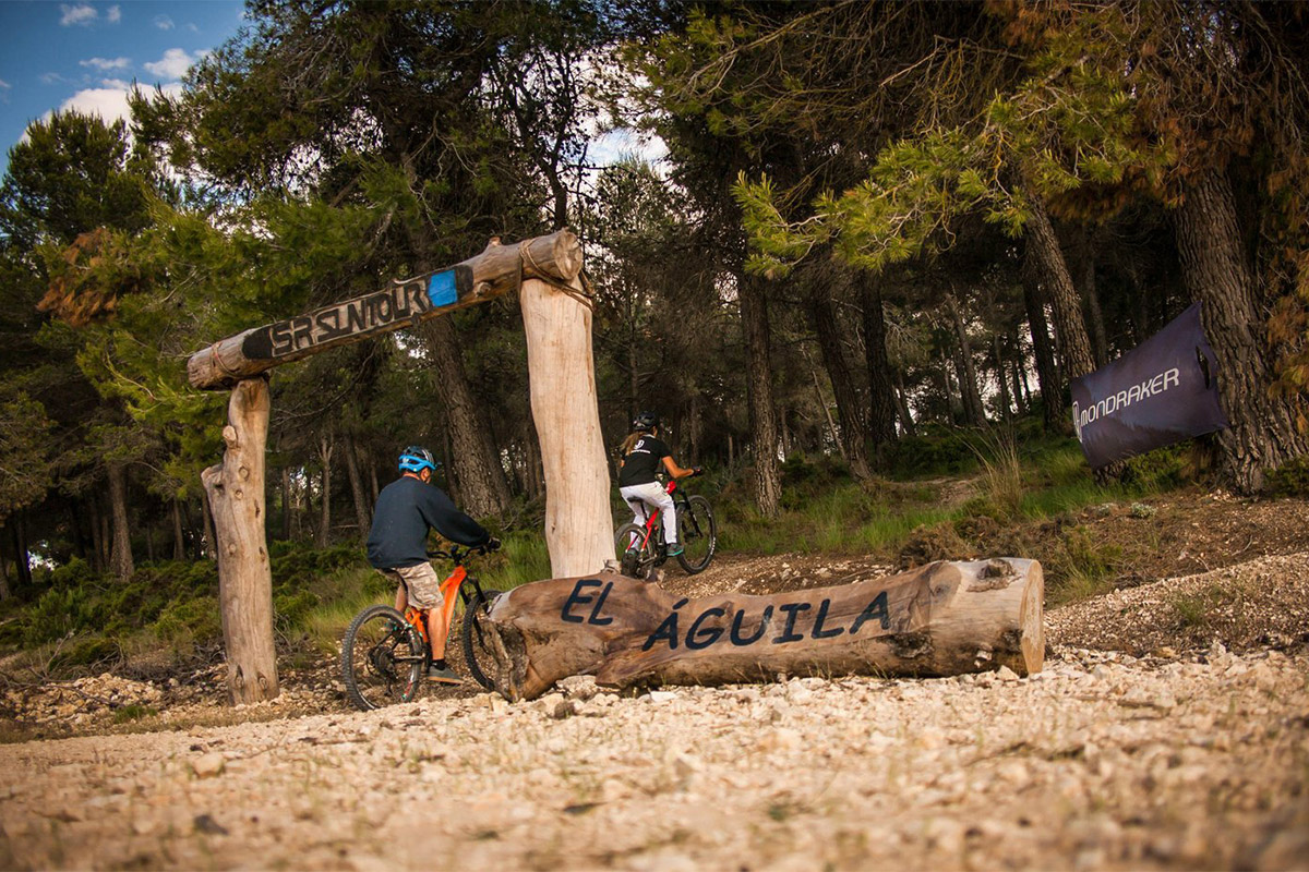 experiencia en L'Alqueria del Pilar: bike-park con e-bike