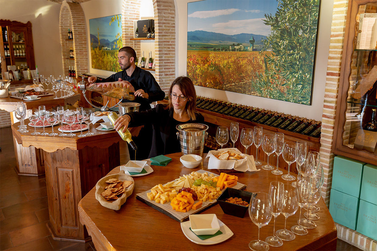 experiencia en l'Alqueria del Pilar: visita a la Bodega Francisco Gómez